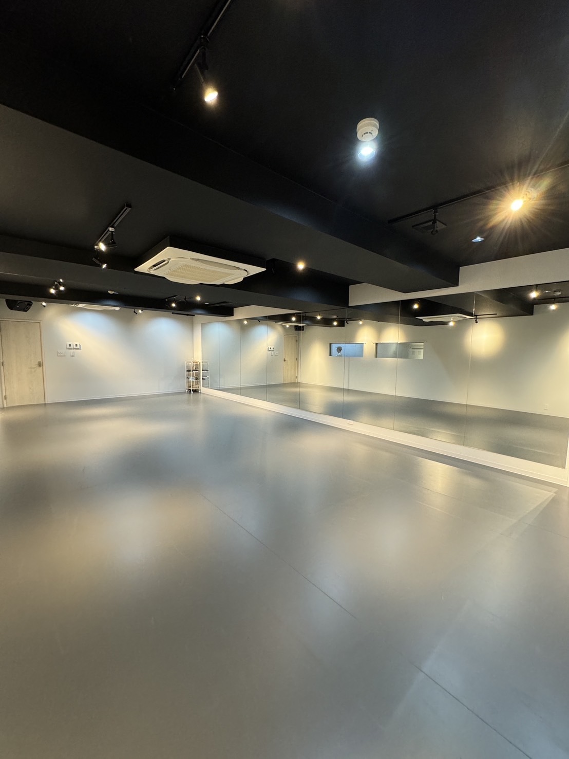 長原駅から歩いて10秒のダンススタジオ