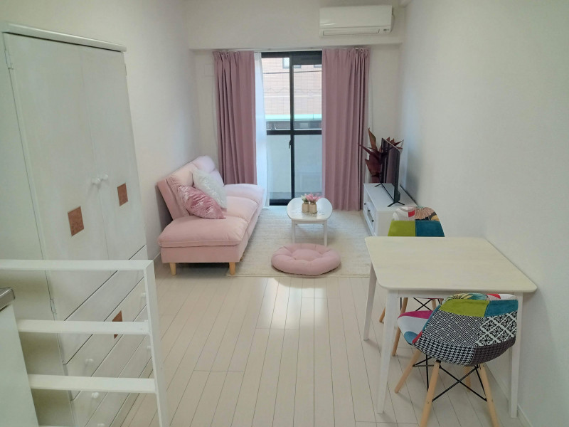 お気軽ルーム 内装キレイで女子会 テレワークに最適なスペースです 鹿児島中央駅西口近く お気軽スペース鹿児島 レンタルスペースを簡単予約